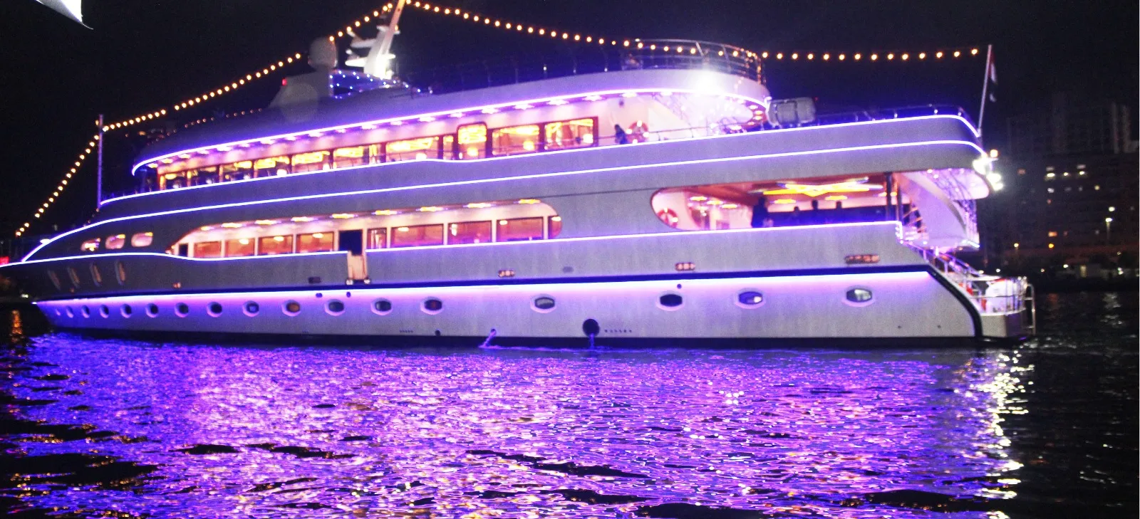 Luxury Marina Cruise Dubai with Dinner